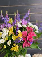 Букет с дельфиниумом