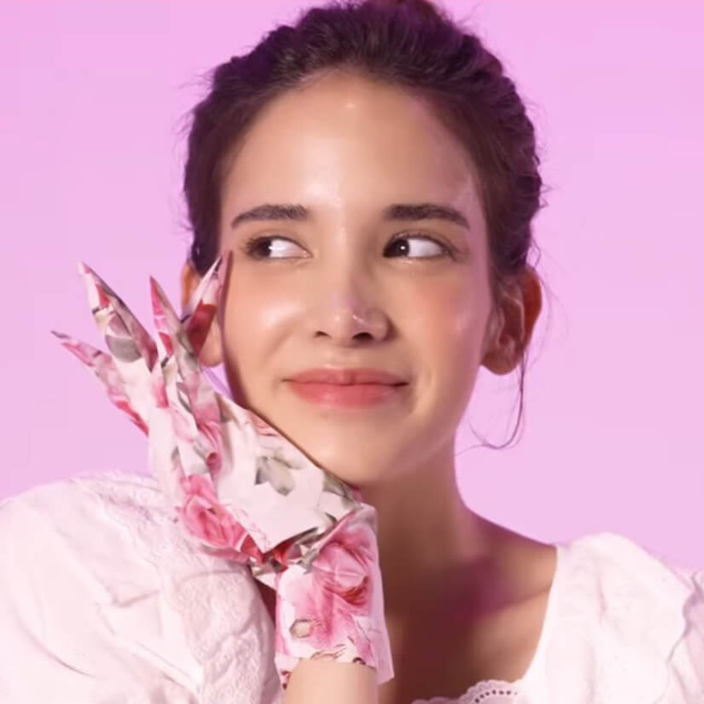 Маска-перчатки для рук с экстрактом розы Koelf Rose petal satin hand mask
