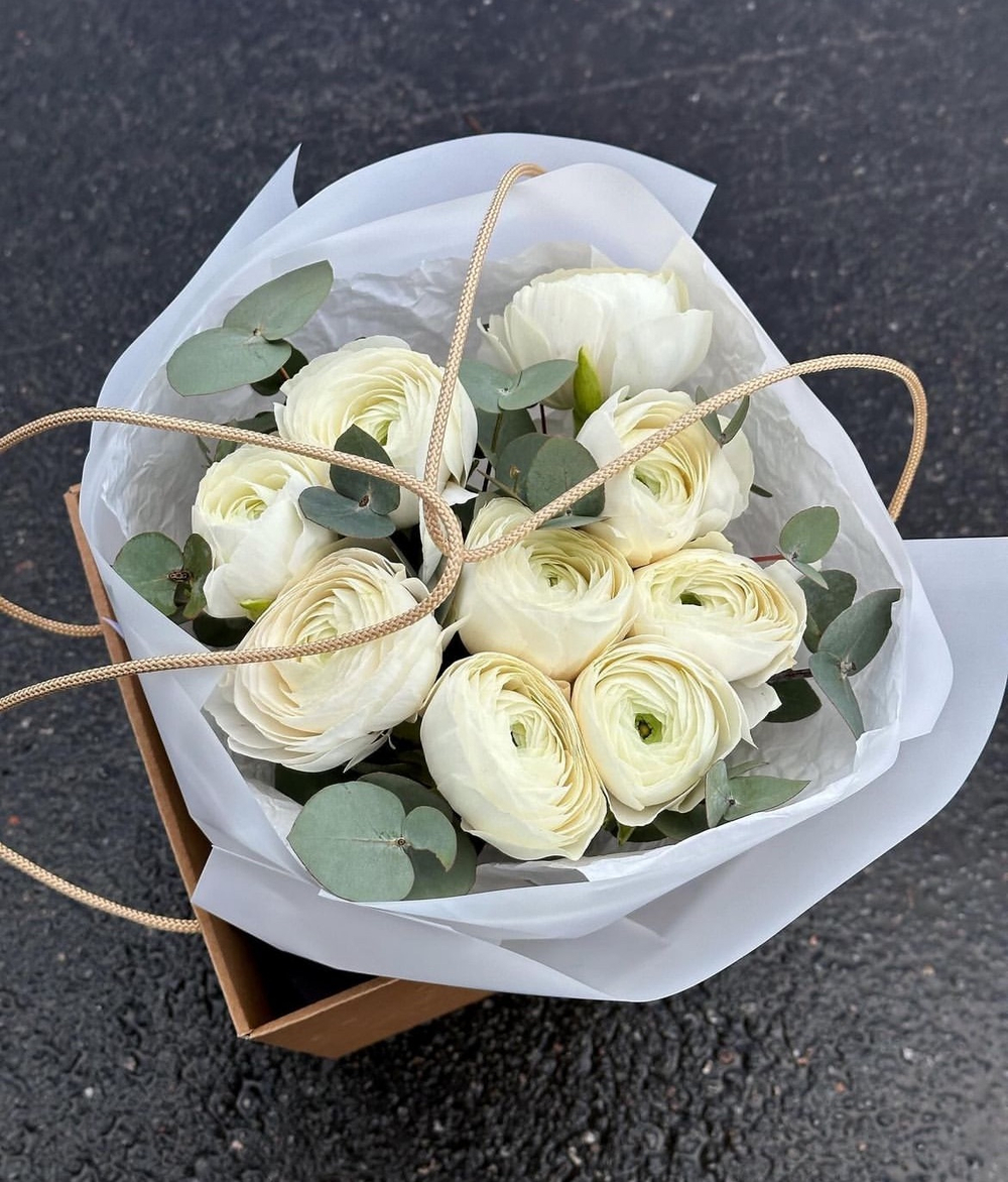 9 Ранункулюсов в стильной упаковке