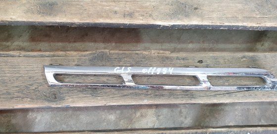 Молдинг решетки радиатора Mercedes GL GLS (X166) 15-19 Б/У Оригинал A1668881885