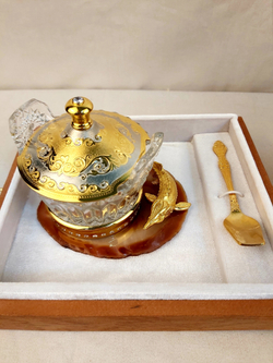 Икорница "Осетринка" на агате с крышечкой