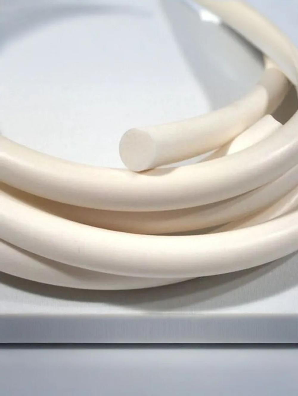 Шнур фторопластовый ФУМ-В круглый, диаметр 11 мм Высший сорт. Россия.