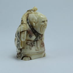 Эксклюзивная нэцкэ Монах с волшебным карпом через плечо