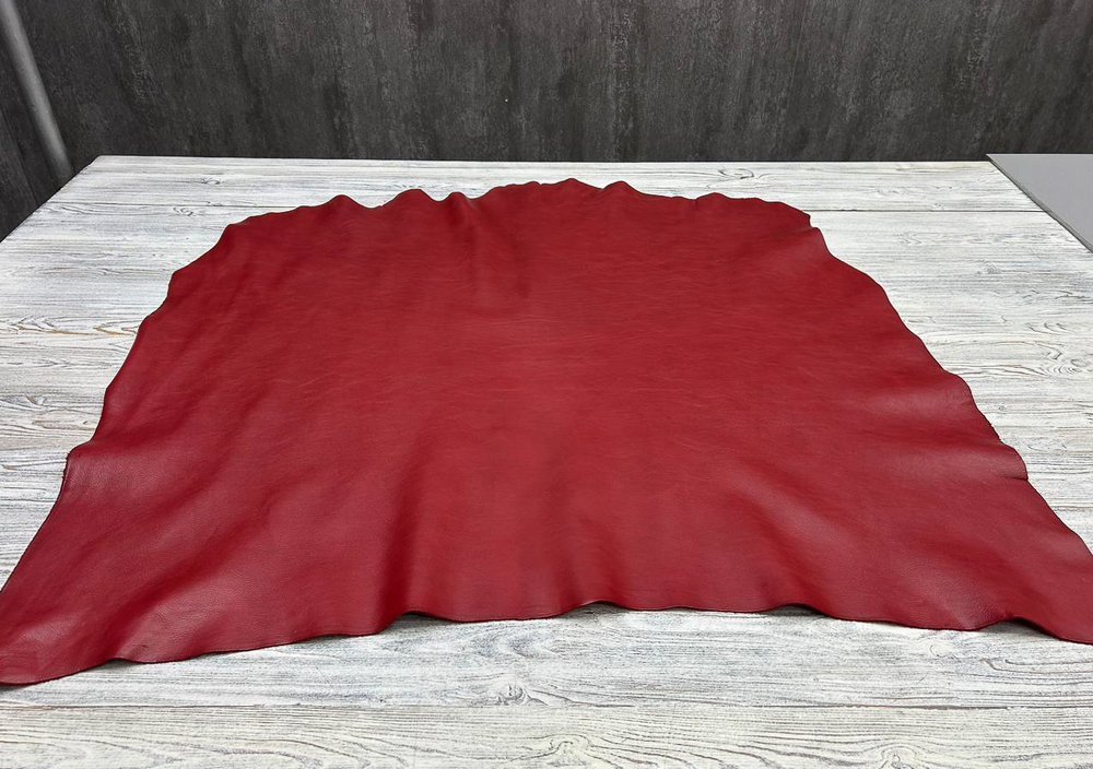 Vacchetta Extrella Red Carmin (1,4-1,6 мм), цв. Бордовый, натуральная кожа