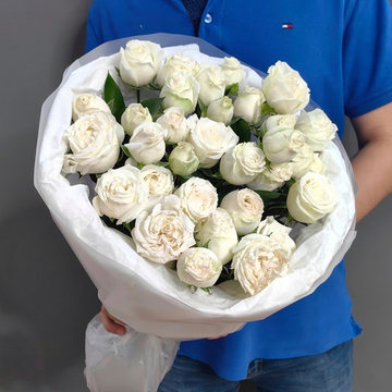 Букет из 7 кустовых пионовидных роз сорта "Miss Bombastic"