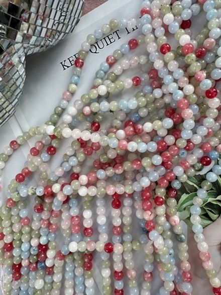 Нить бусин из тонированного кварца 6,5мм, гладкие