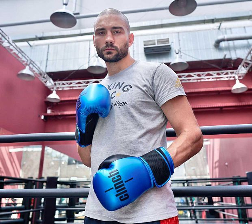 Перчатки боксерские Clinch Aero сине-черные C135