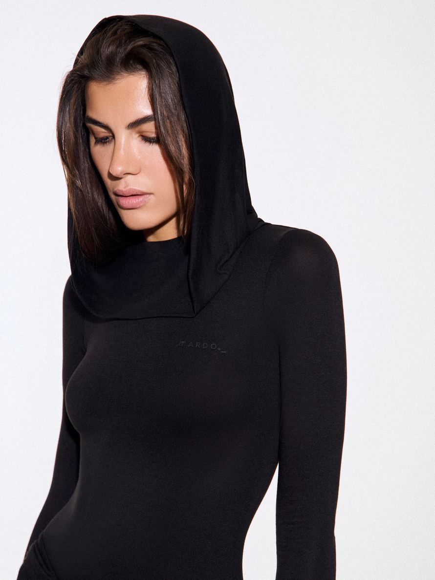 BLACK HOODED LONGSLEEVE