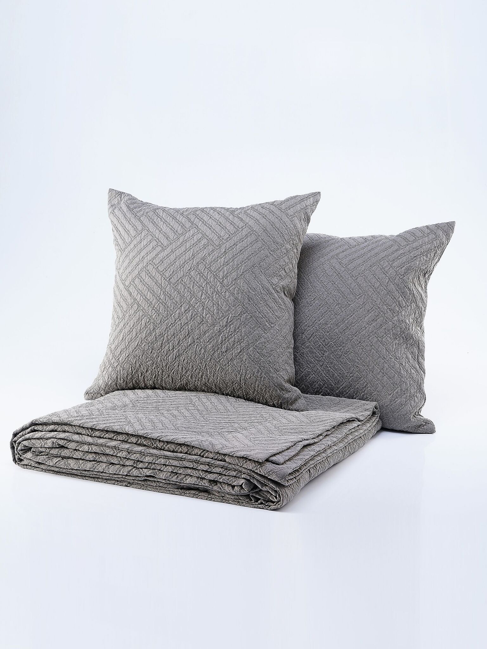 Покрывало 240х260 и 2 декоративные подушки 45х45 Claire Batiste Tilt Greg бежево-коричневые