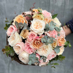 🌸 Миндальный микс — букет интерьерных и ароматных садовых роз — 8 марта у Феи