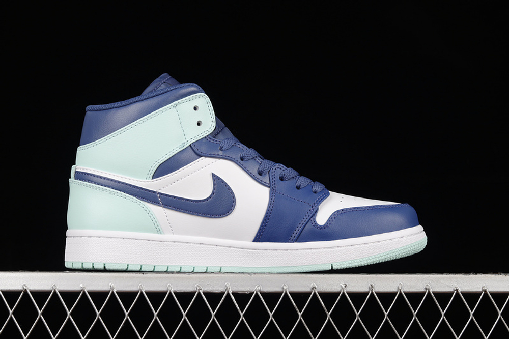 Jordan 1 mid navy and white deals