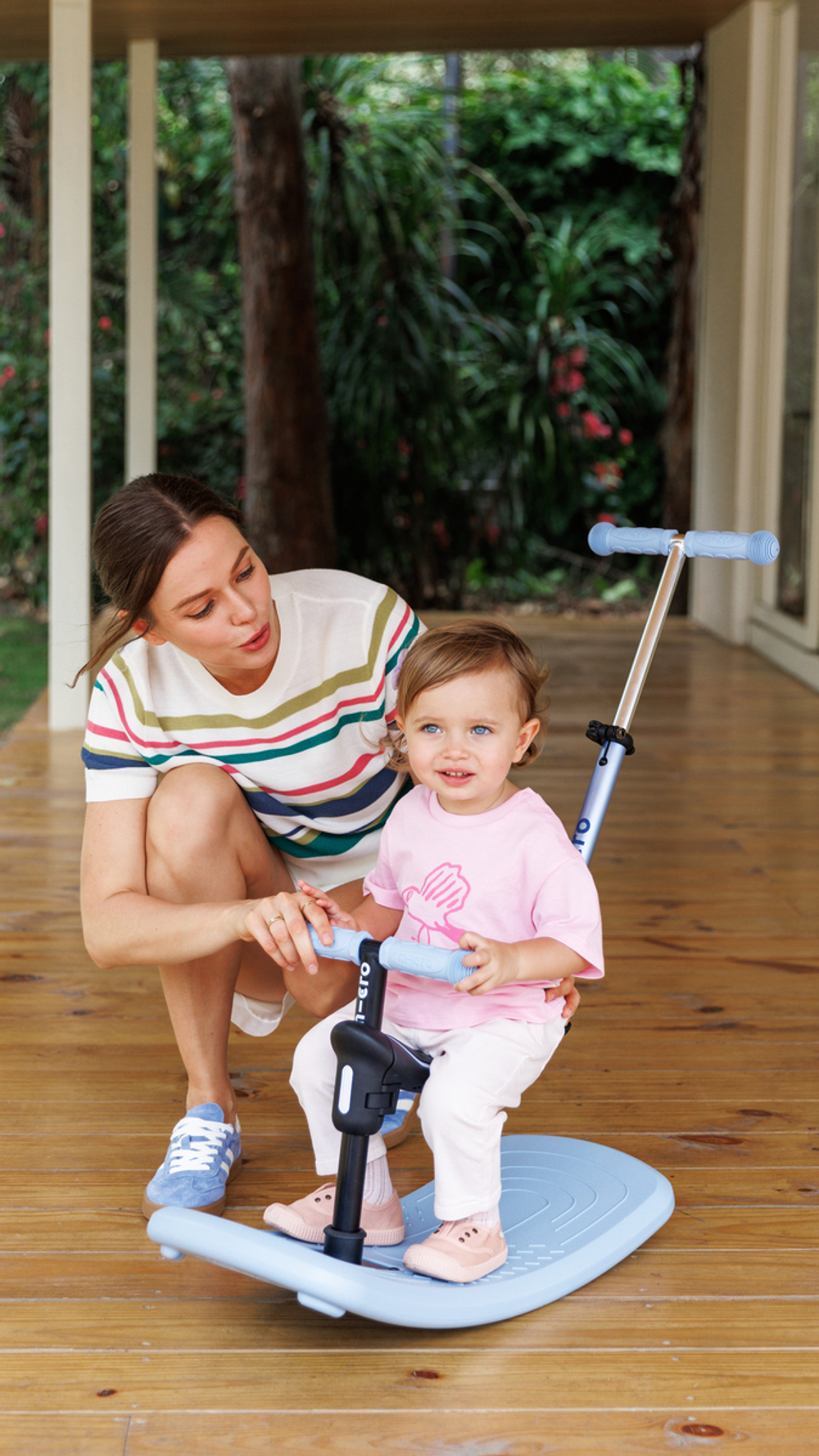 Самокат-качалка Mini Micro Deluxe Rock & Go LED, голубой