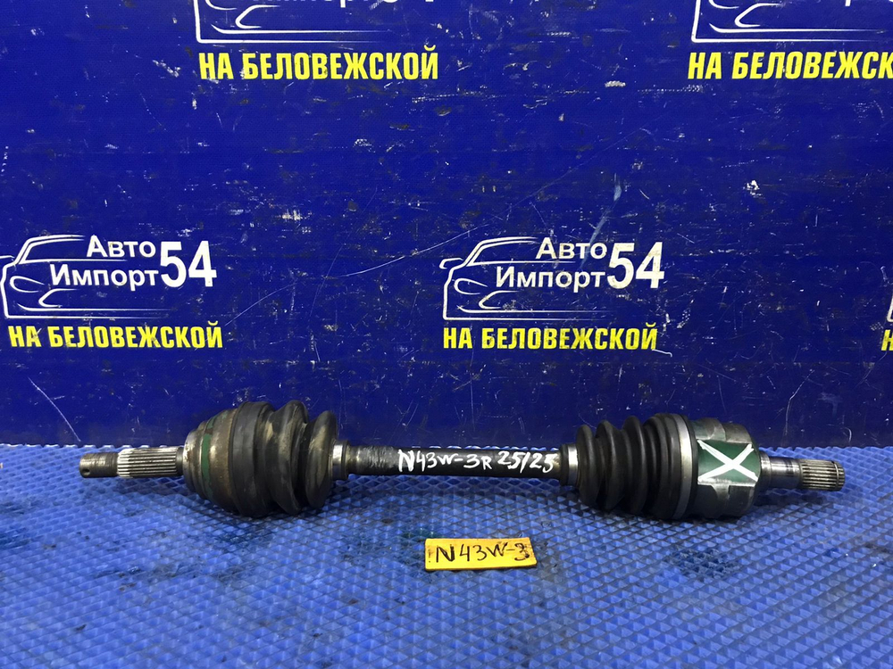 Привод передний правый MITSUBISHI CHARIOT 1994