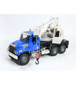 Радиоуправляемый автокран Double Eagle Freightliner 114SD 1/20 2.4G RTR