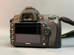 Nikon D90 9.000 кадров