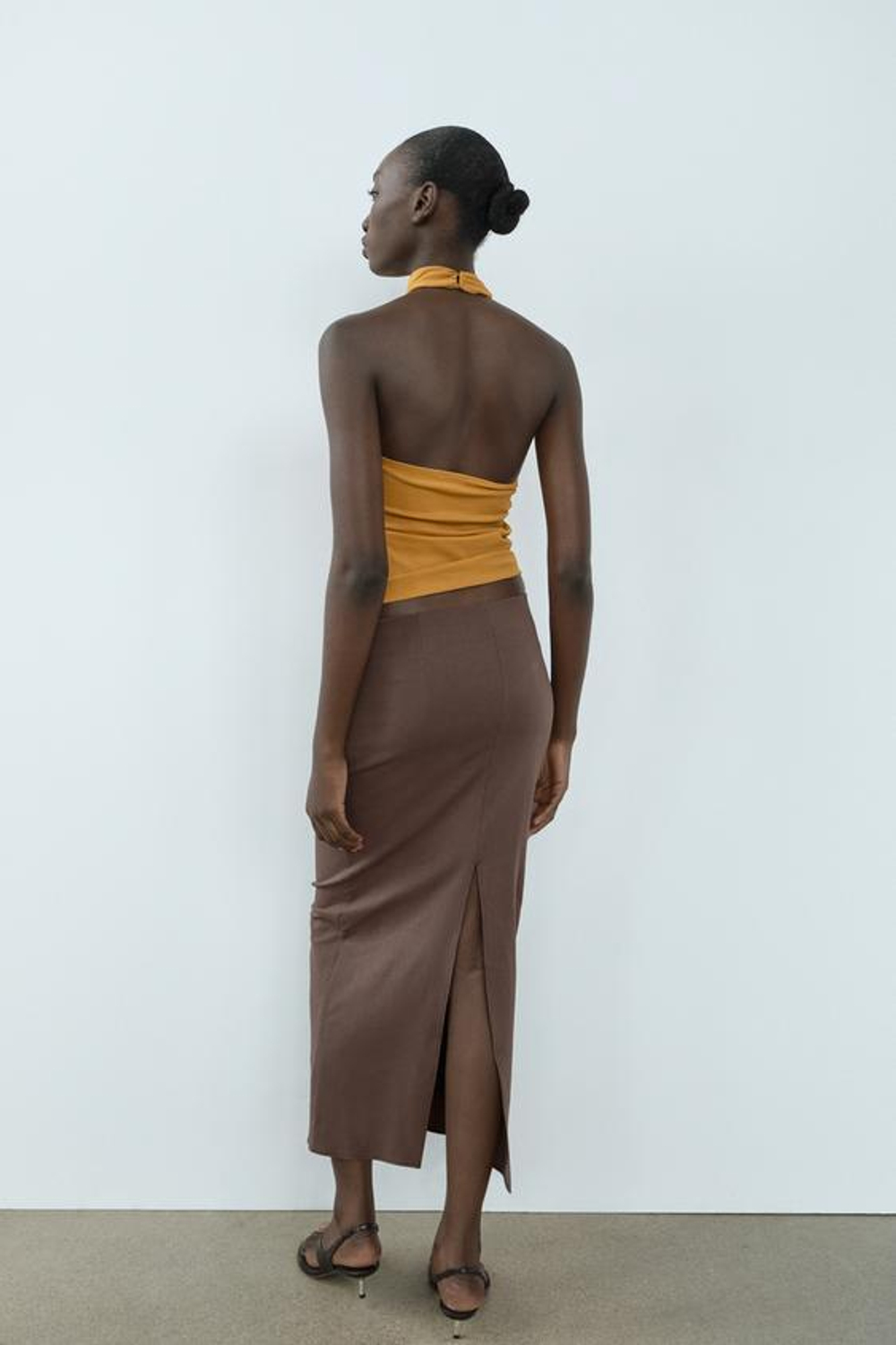 ZARA ЭЛАСТИЧНЫЙ ТОП СО СБОРКОЙ, ГОРЧИЧНЫЙ