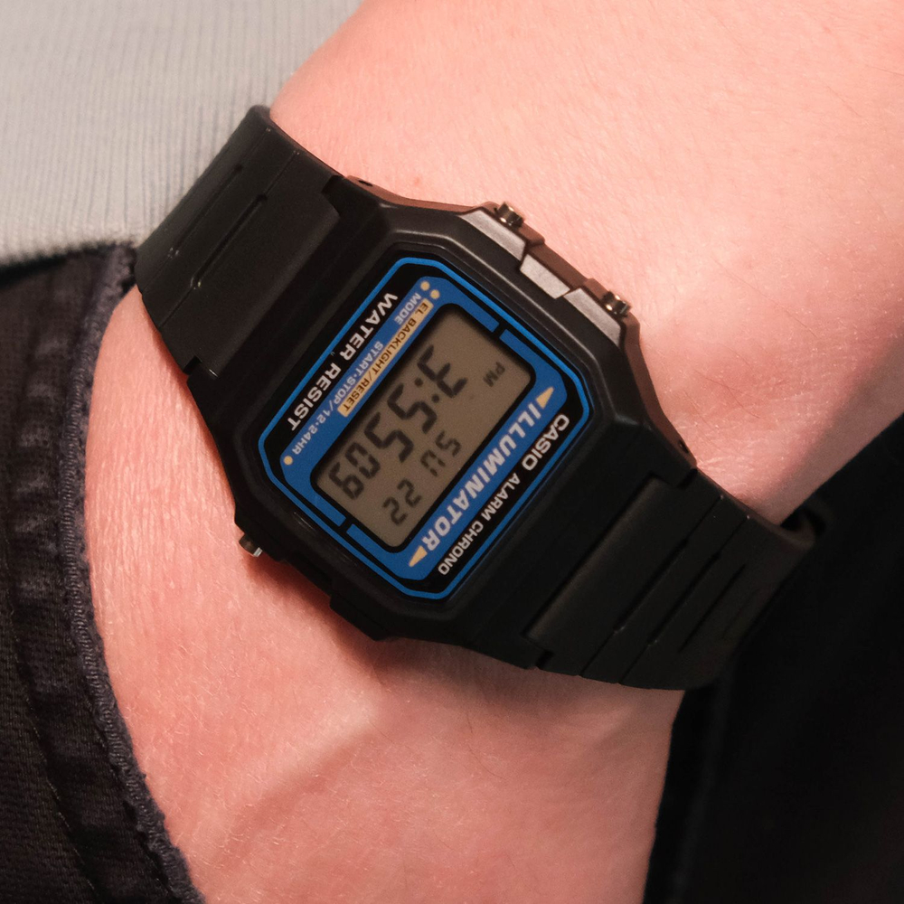 Японские наручные часы Casio Collection F-105W-1A