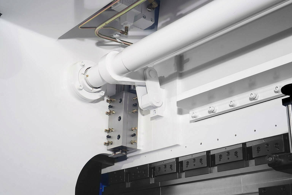 Листогибочные гидравлические прессы с ЧПУ контроллером MetalTec TP10S HBM 100/3200C