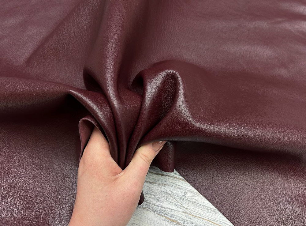 Мягкая натуральная кожа овчины цвет бордо