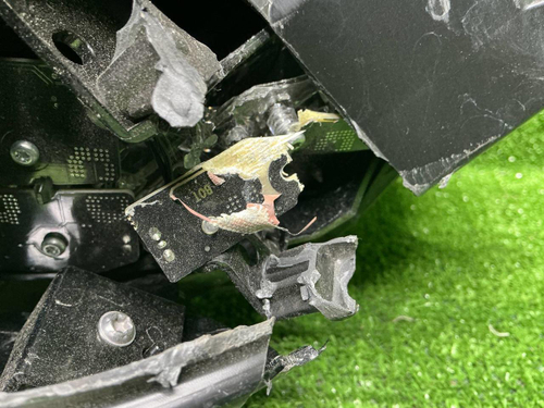 Битая Фара правая Geely Atlas Pro (2021-2025) LED