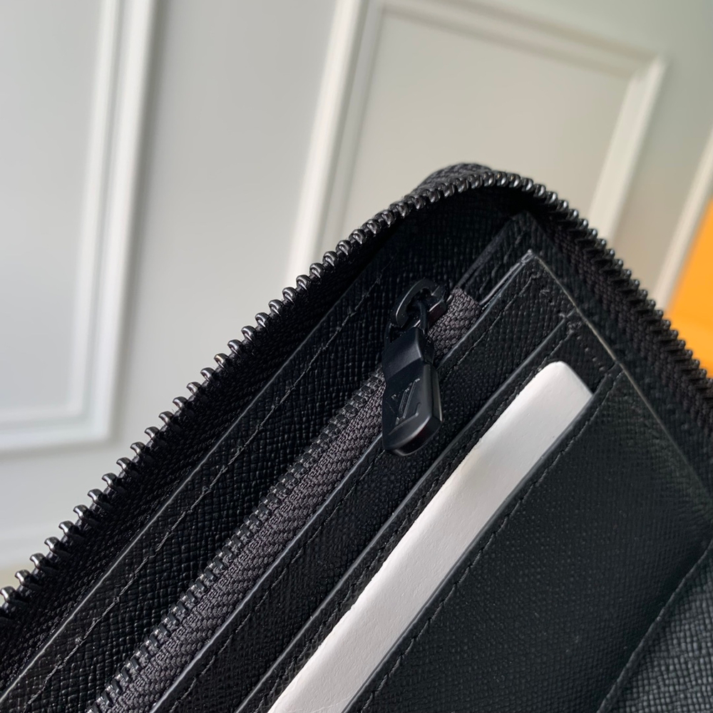 Louis Vuitton Zippy Vertical Wallet