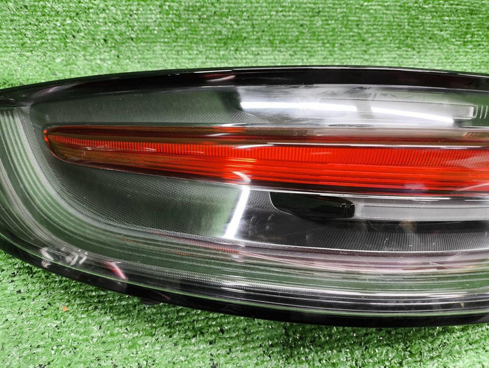 Фонарь левый внешний Porsche Macan 95b (2018-н.в.)