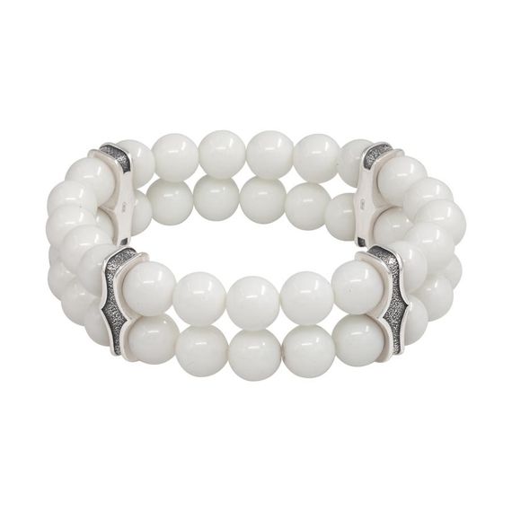 Двойной браслет из белой керамики 8 мм с шармами из серебра, вид 2