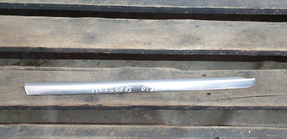 Накладка стекла заднего левого Mercedes GLC (X253) 15-нв Б/У Оригинал A2536700122