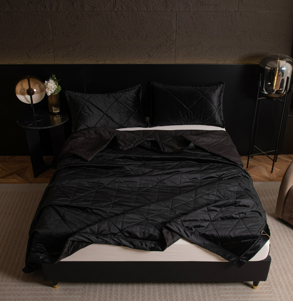 Велюровое покрывало в клетку с наволочками OVL047