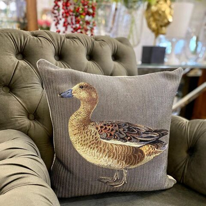 Подушка гобеленовая с Уткой 45х45 см