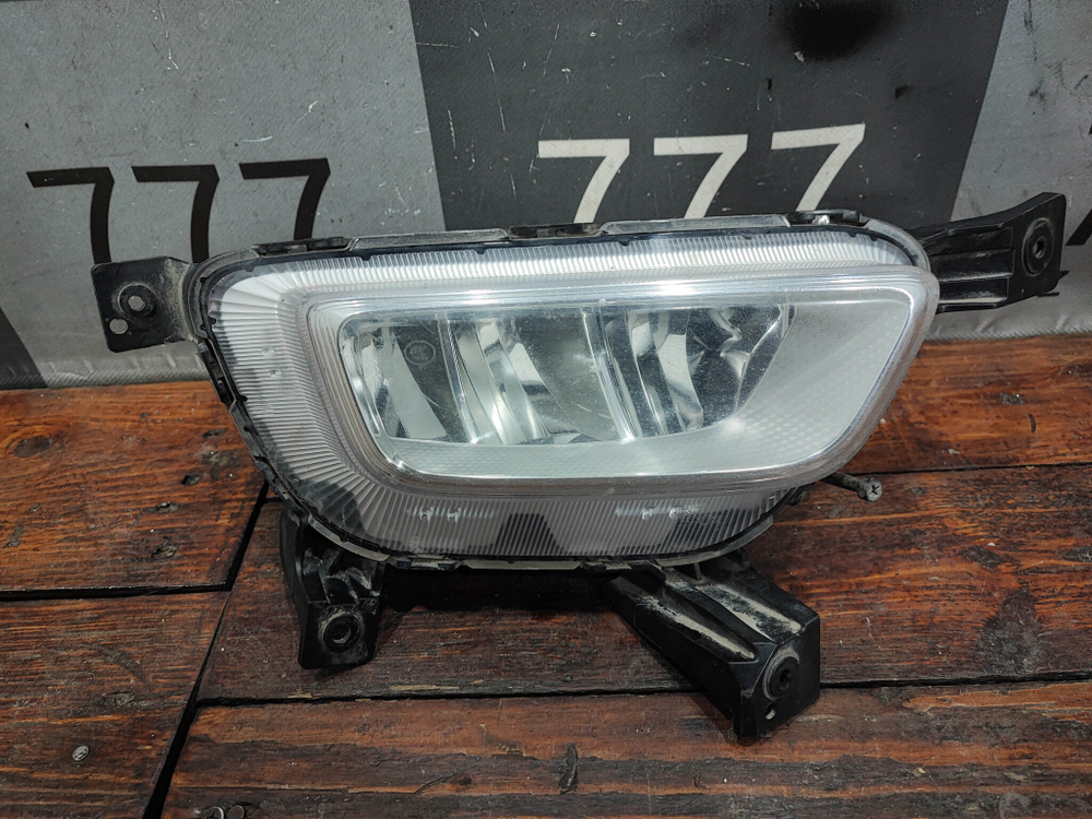 ПТФ передняя правая LED Kia Mohave (HM) 16-20 Б/У Оригинал 922022J530