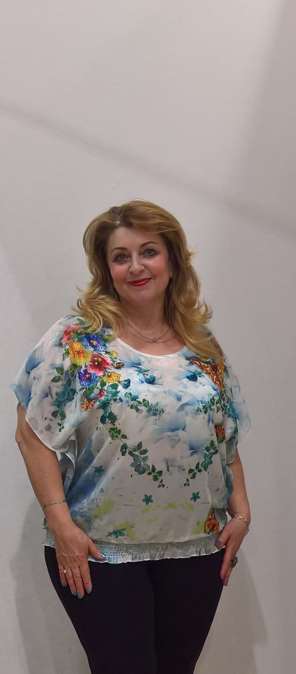 Оригинальный летний блузон с бабочками, на резинке