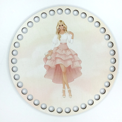 Девушка в персиковом