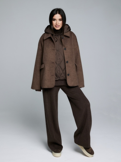 Коричневое пальто-пиджак с утепленным жилетом