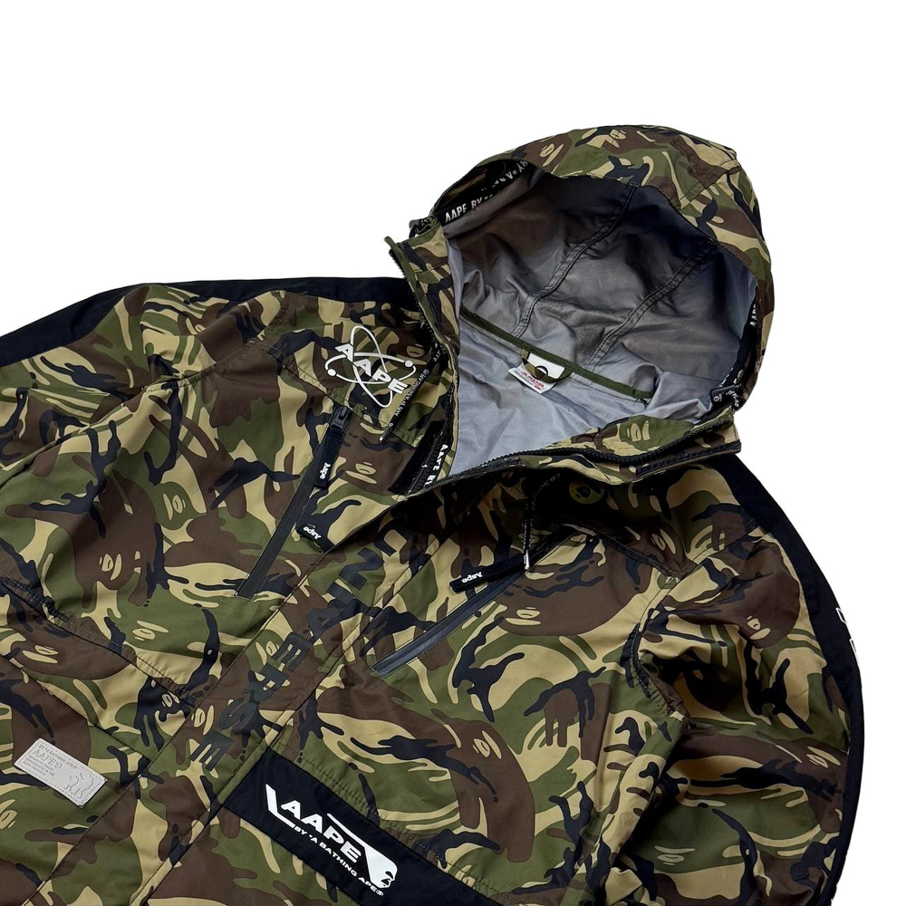 Ветровка Aape