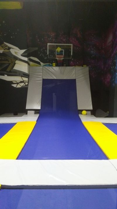Батутная арена - наклонный модуль 6х3 м. - наклонная рама батута с опорами, сеткой и пружинами