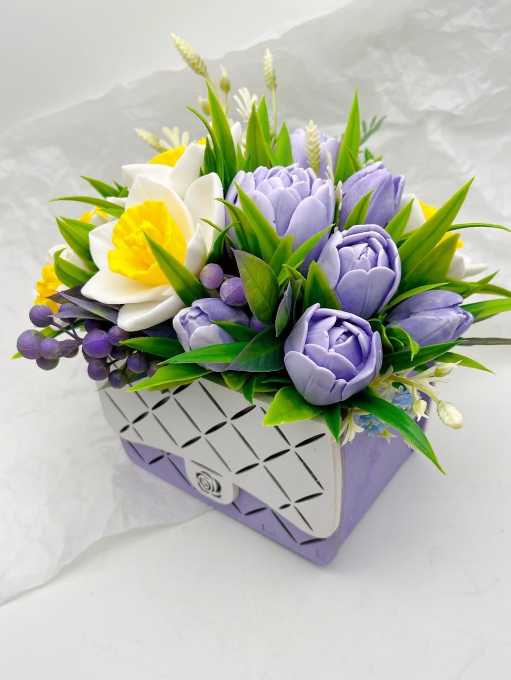 Букет из мыла «Тюльпаны и нарциссы, вайлет»