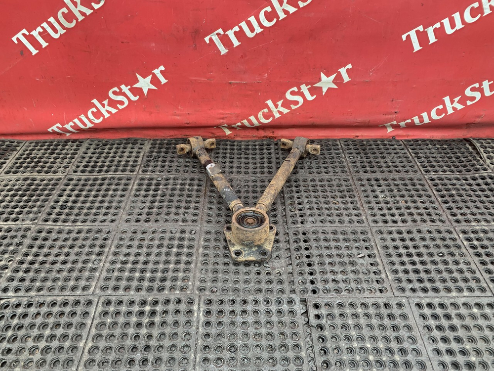 Тяга реактивная V-образная