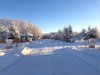 Уборка снега на улицах «Романовского Парка»