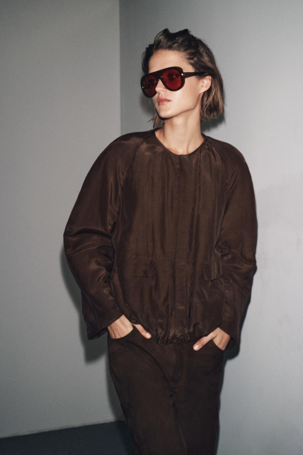 ZARA СТЕГАНАЯ КУРТКА С КАРМАНАМИ — ZW COLLECTION, КОРИЧНЕВЫЙ