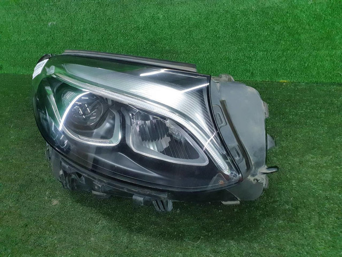 Фара правая Mercedes GLC X253 (2015-2019) LED