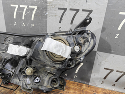 Фара правая галоген Toyota RAV4 IV (XA40) 15-19 Б/У Оригинал 8113042650