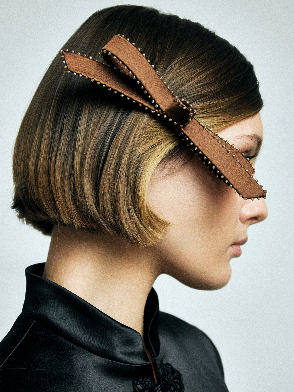 Бант "Стрекоза" коричневый с декором