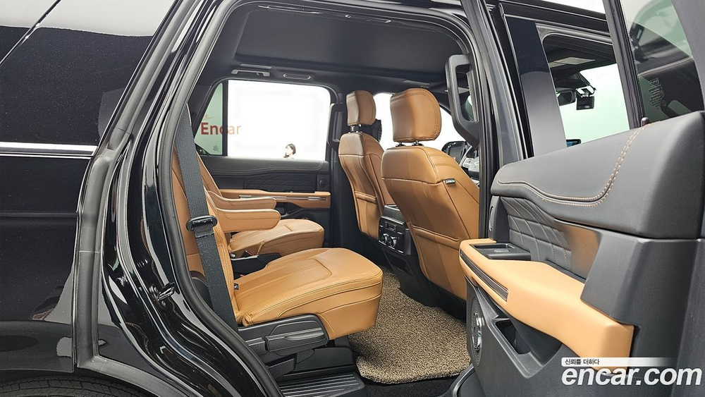Ford Expedition Platinum 4WD (12.2022)