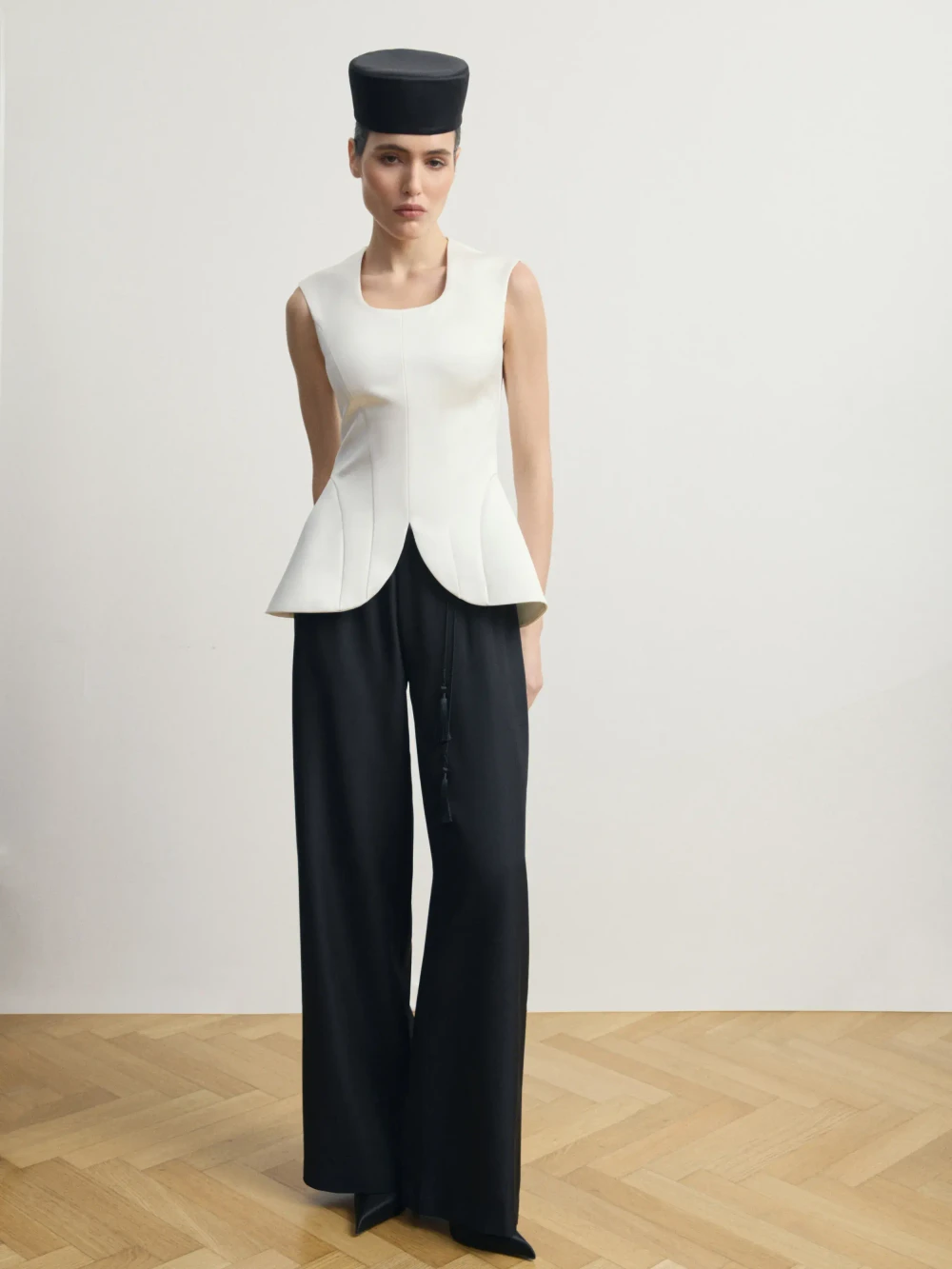 Вечерняя шляпка таблетка 