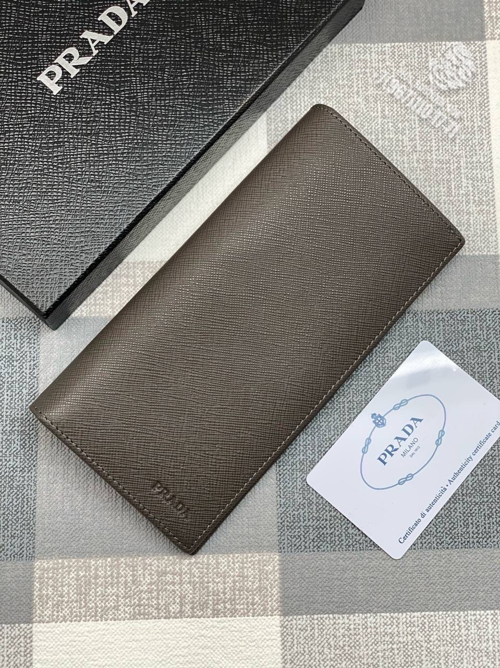 Бумажник Prada
