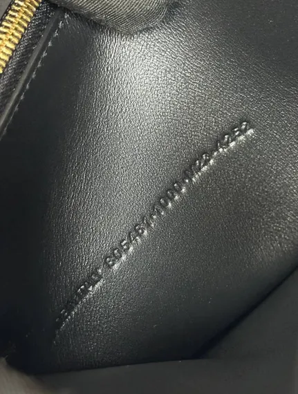 Сумка BALENCIAGA Bel Air Carry All Bag черный/золото