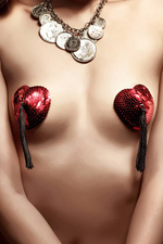 Красные накладки на соски в форме сердца с пайетками и черными кистями Dolce Vita (Размер: S-M-L) (Цвет: черный с красным)