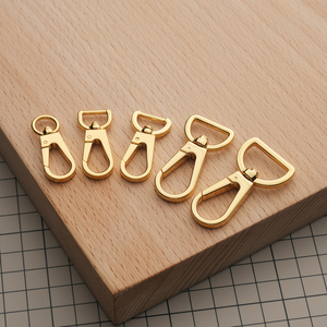 Карабин для плечевого ремня, цвет золото