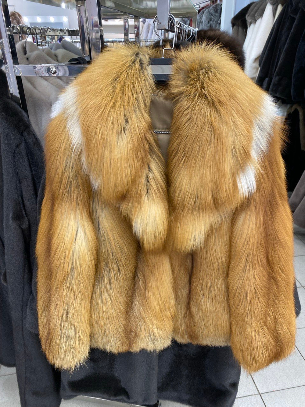 Шуба из лисы «огневка» с воротником 60см